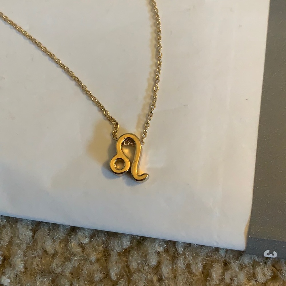 gold Leo necklace